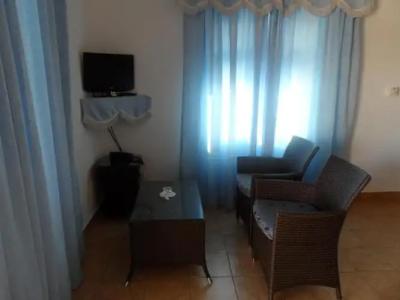 Divers Lodge Guest House - 26