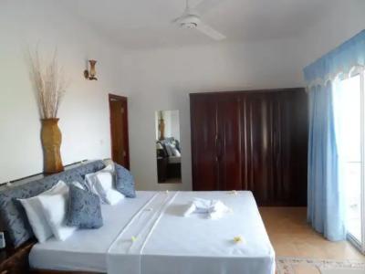 Divers Lodge Guest House - 3