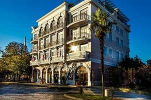 Отель «Адмирал», Батуми