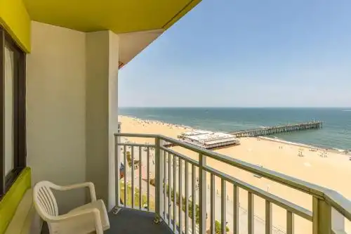 Best Western Plus Sandcastle Beachfront - 19
