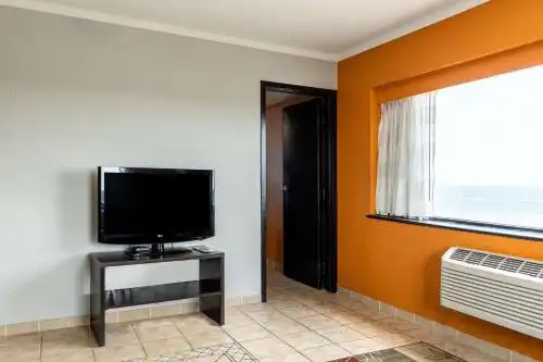 Best Western Plus Sandcastle Beachfront - 21