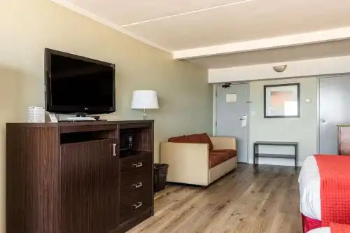 Best Western Plus Sandcastle Beachfront - 27