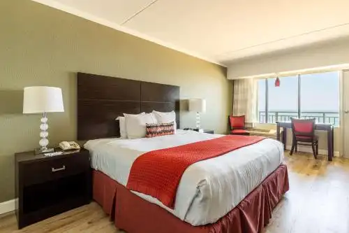 Best Western Plus Sandcastle Beachfront - 12