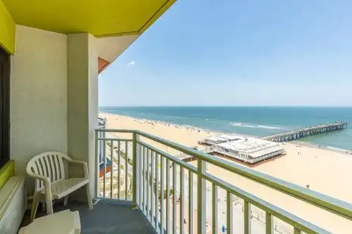 Best Western Plus Sandcastle Beachfront - 15