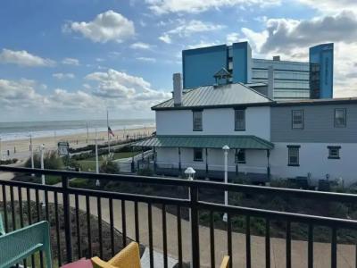 Baymont by Wyndham Oceanfront - 20