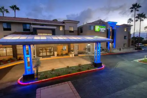Holiday Inn Express & Suites Carlsbad Beach, An Ihg - 20