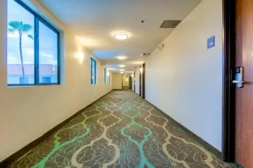Holiday Inn Express & Suites Carlsbad Beach, An Ihg - 10
