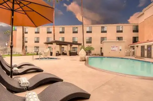 Holiday Inn Express & Suites Carlsbad Beach, An Ihg - 24