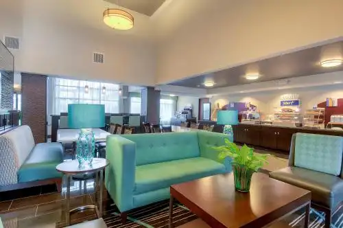 Holiday Inn Express & Suites Carlsbad Beach, An Ihg - 3