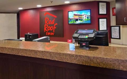 Red Roof Inn South - 2