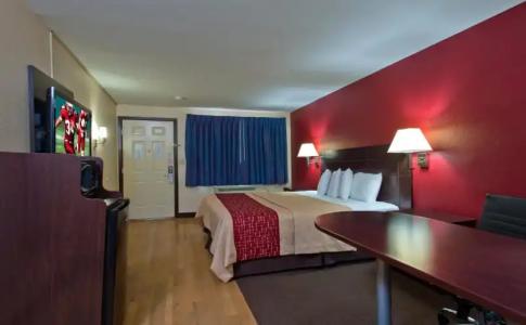 Red Roof Inn South - 0