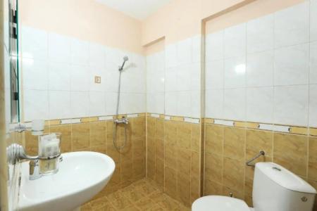 La Piazza Family - 16