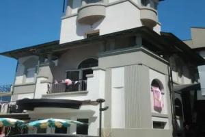 Hotel «Sayonara», Каттолика