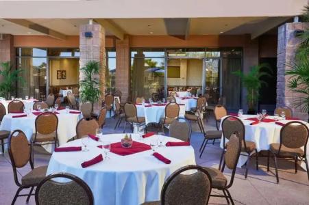 Embassy Suites Phoenix - Scottsdale - 26
