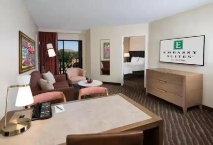 Embassy Suites Phoenix - Scottsdale - 33