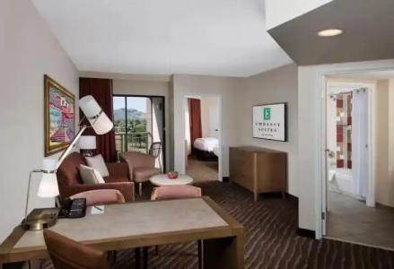 Embassy Suites Phoenix - Scottsdale - 38