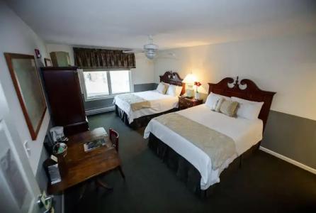 Inn at Crestwood - 9