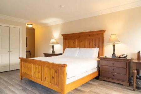 Inn at Crestwood - 30