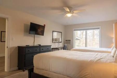 Inn at Crestwood - 112