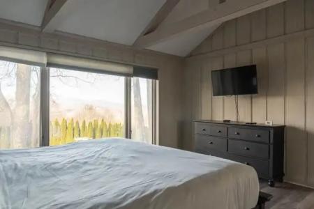Inn at Crestwood - 77