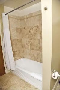 Inn at Crestwood - 62