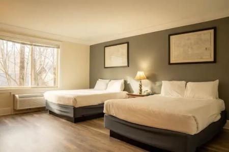 Inn at Crestwood - 51