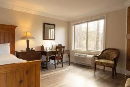 Inn at Crestwood - 131