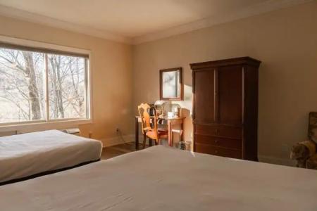 Inn at Crestwood - 58