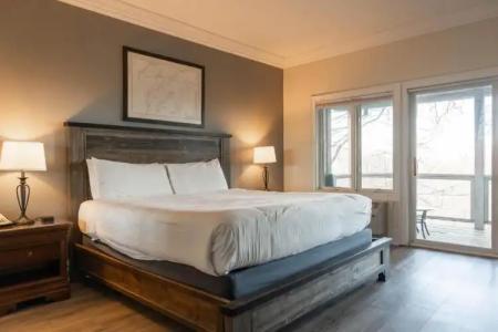 Inn at Crestwood - 101
