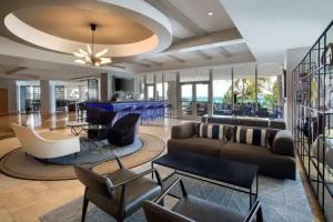 Отель «DoubleTree by Hilton Ocean Point - North Miami Beach», Санни-Айлс-Бич