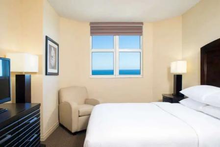 DoubleTree by Hilton Ocean Point - North Miami Beach - 5