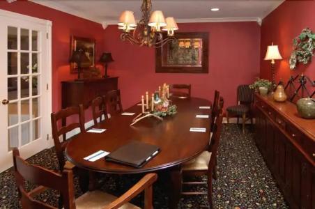 Hillwinds Inn - - 11