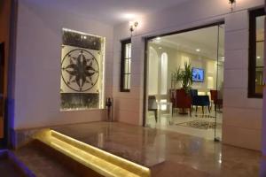 Apameia Hotel, Муданья