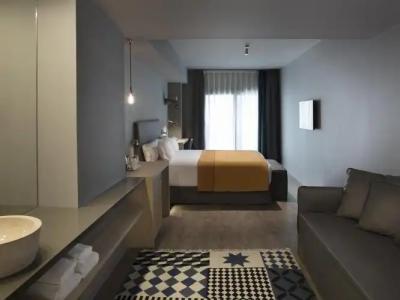 Yurbban Trafalgar - 14