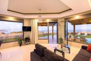 Olga Luxury Beach Front Villas, Лакания