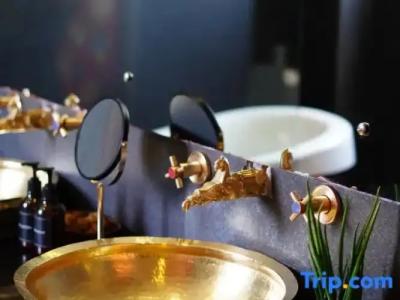 Dalai-La Boutique - 81