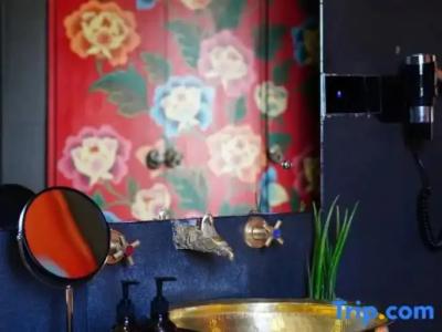 Dalai-La Boutique - 73