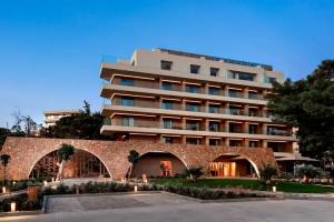 Evereden Beach Resort Hotel, Анависсос