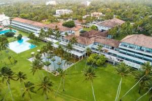 Отель «The Blue Water», Ваддува