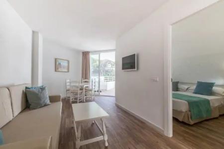 Fergus Style Cala Blanca Suites - 8