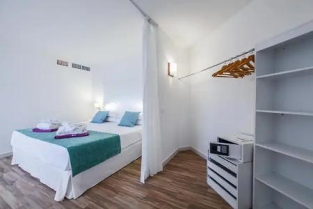 Fergus Style Cala Blanca Suites - 38