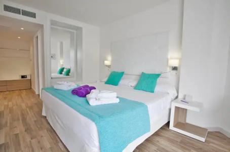 Fergus Style Cala Blanca Suites - 50