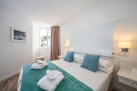 Fergus Style Cala Blanca Suites - 6