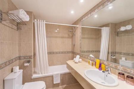 Fergus Style Cala Blanca Suites - 16