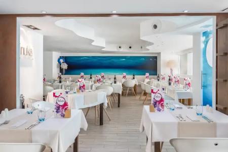 Fergus Style Cala Blanca Suites - 21