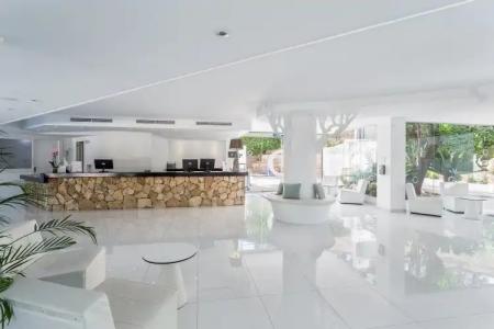 Fergus Style Cala Blanca Suites - 32