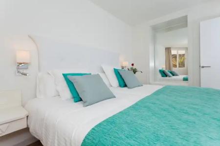 Fergus Style Cala Blanca Suites - 49