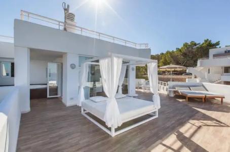 Fergus Style Cala Blanca Suites - 57