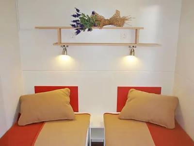 Happy Camp Mobile Homes in Camping Park Umag - 2