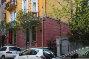 Guest House 32, София